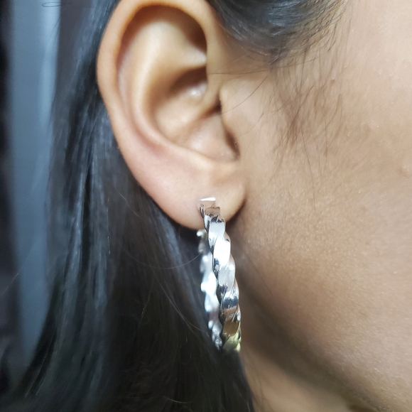 10K Gold Twisted Hoop Earrings: A Bold Statement of Elegance - Picture 8 of 8